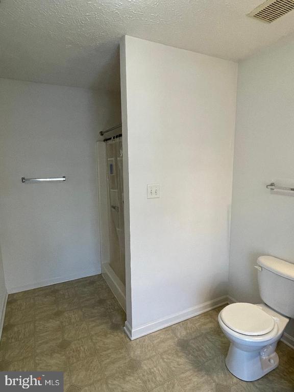 Building Photo - 1115 Settlers Landing Dr