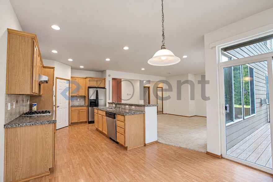 Building Photo - Unit N/A