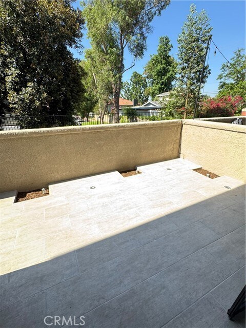Building Photo - 8167 Vineyard Ave