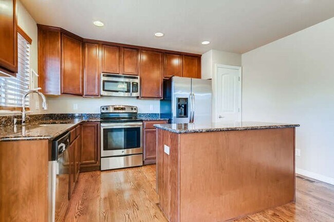 Building Photo - Evolve Real Estate: Available November 1 U...