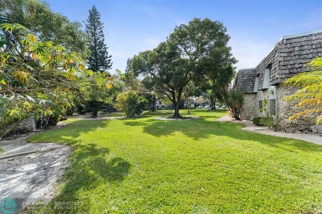 Building Photo - 3105 Oakland Shores Dr