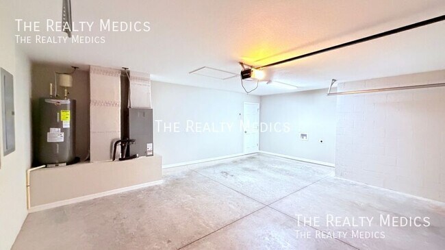Building Photo - 15629 SW 46th Ave Rd