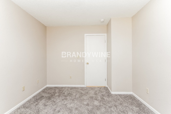 Building Photo - 18057 Sanibel Cir