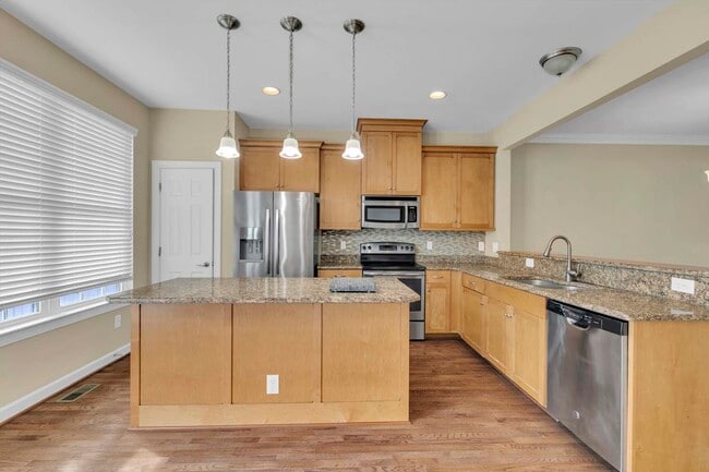 Building Photo - 112 Peyton Randolph Dr