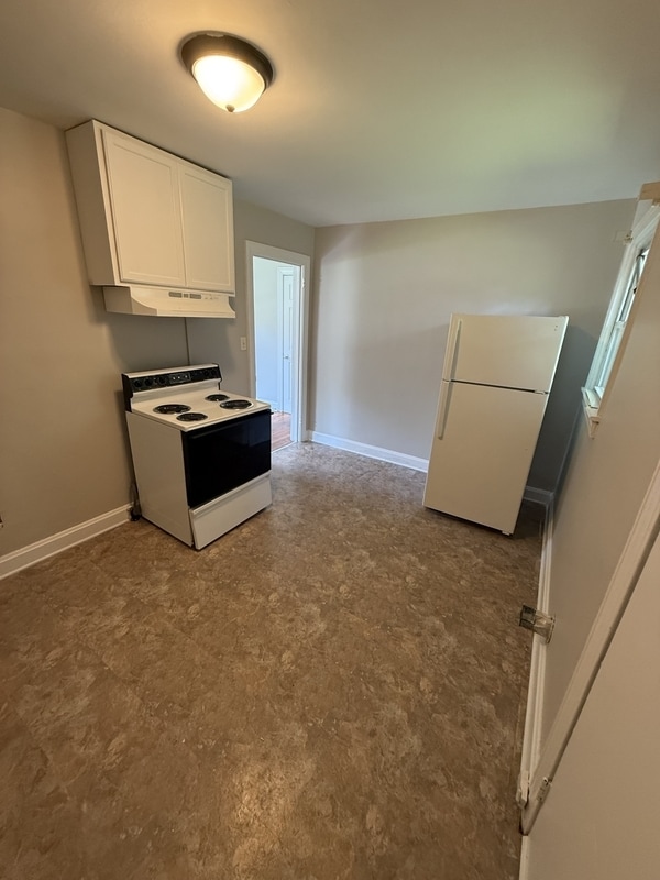 Building Photo - 40 Echols Dr