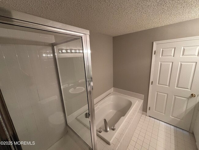 Building Photo - 8 Fiddlers Elbow Ct