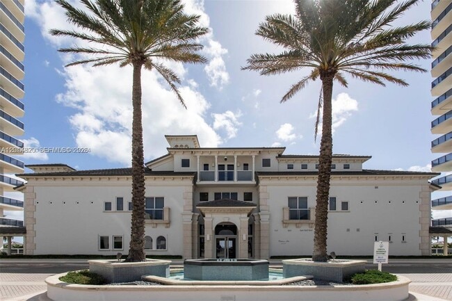 Building Photo - 4775 Collins Ave