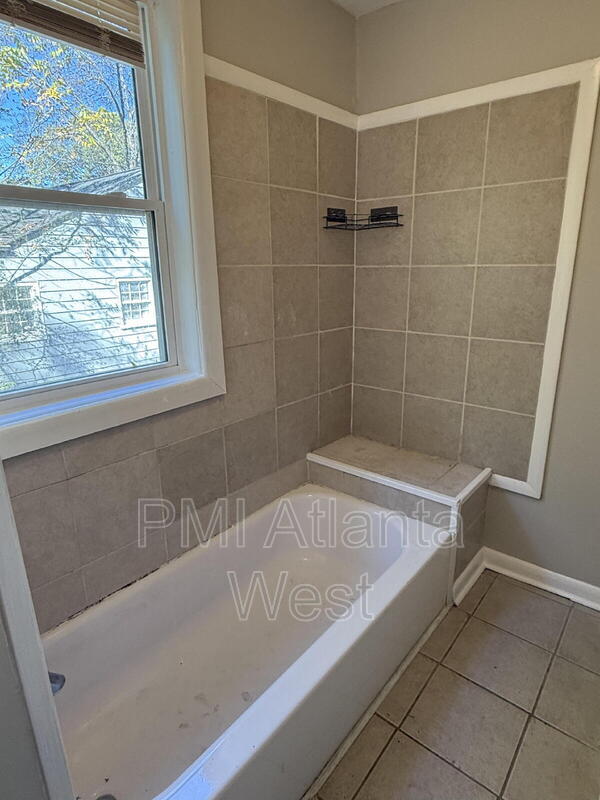 Building Photo - 1462 Saint Michael Ave