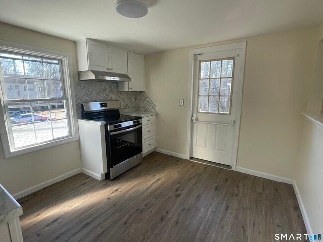 Building Photo - 266 Hebron Ave