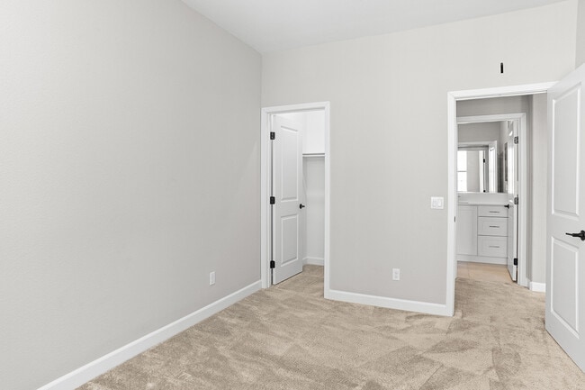 Building Photo - 1219 Sunrise View