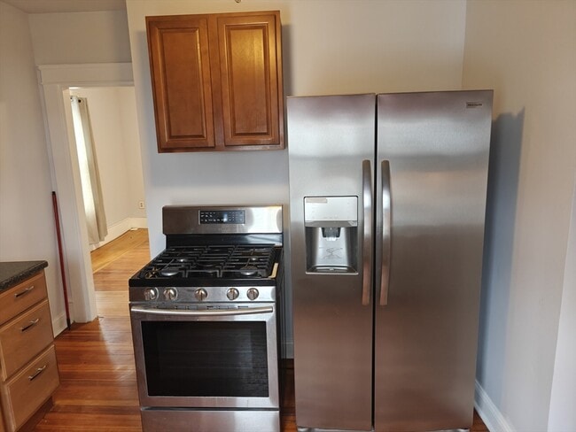 Building Photo - 452 Osborn St