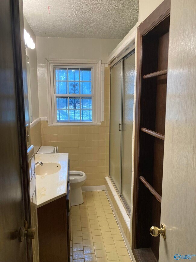 Building Photo - 3205 Hillandale Rd NW