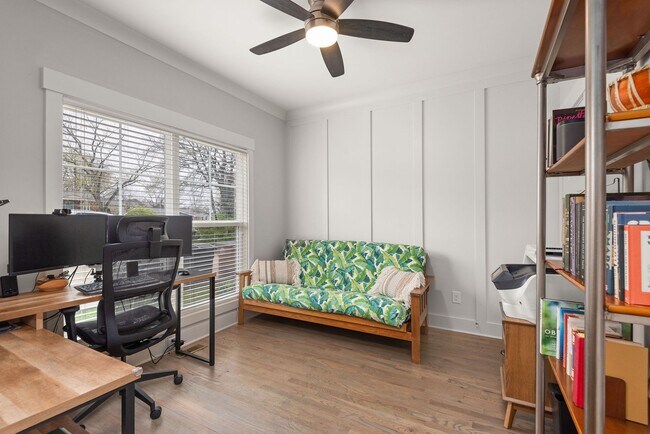 Building Photo - 2223 Burns St