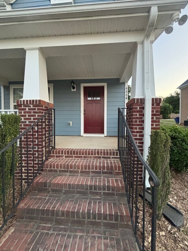 Building Photo - 488 Brawley St