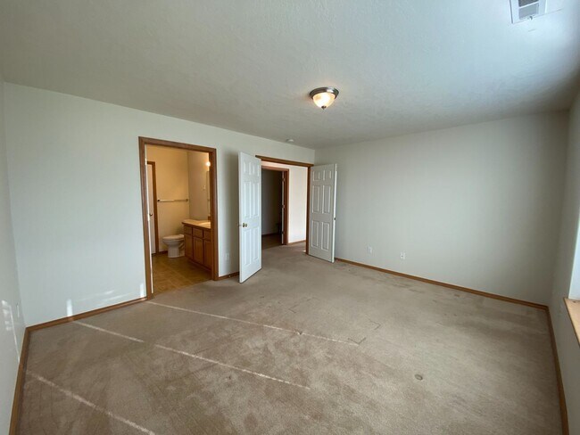 Building Photo - 8004 Chehalis Dr