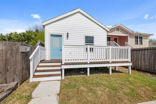 Building Photo - 4710 Ave S