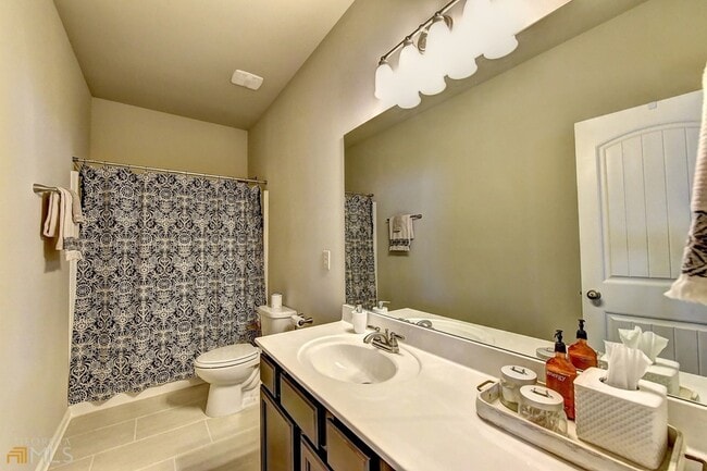 Building Photo - 2245 Black Pebble Cir