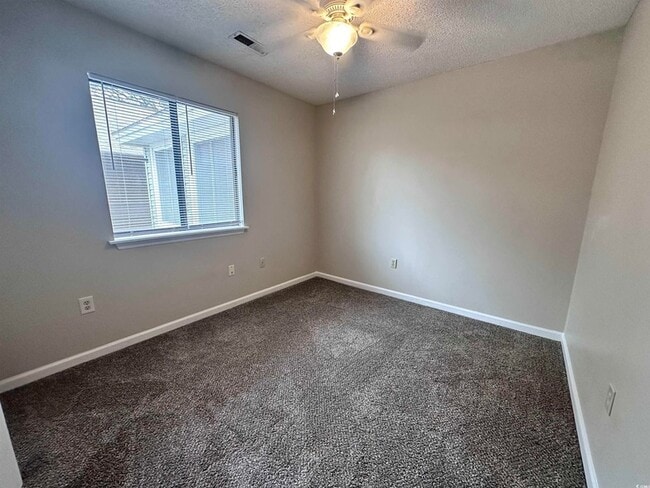 Building Photo - 6536 Valene Ct