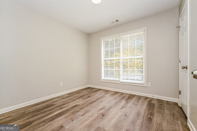 Building Photo - 266 Northwind Dr