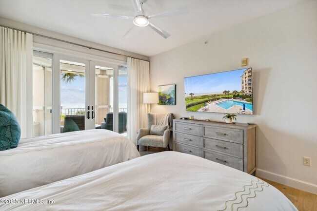 Building Photo - 426 Beachside Pl