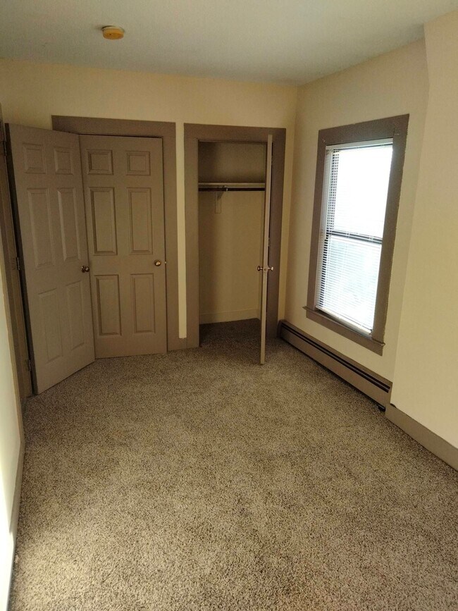 Building Photo - 54 Alden St