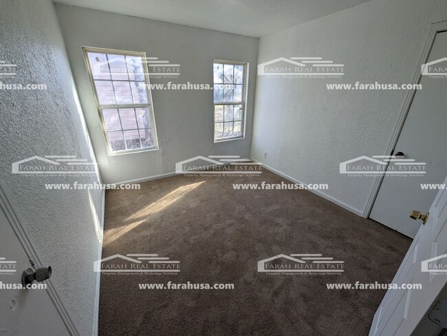 Building Photo - 3 bed 1 bath Home Available in Fort Worth!