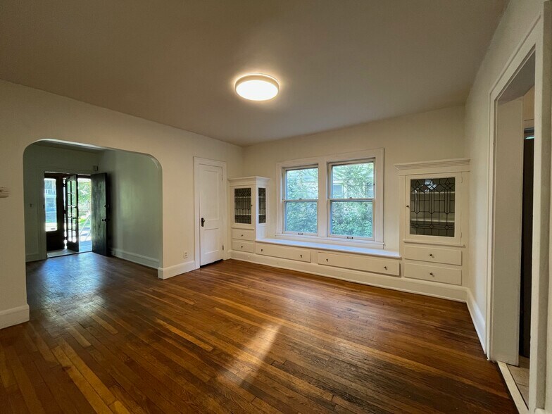 Building Photo - 2683 Hampshire Rd