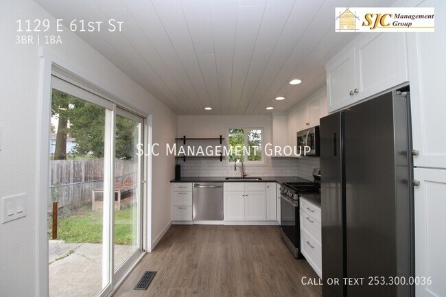 Building Photo - 3 bedroom and one bath home for rent