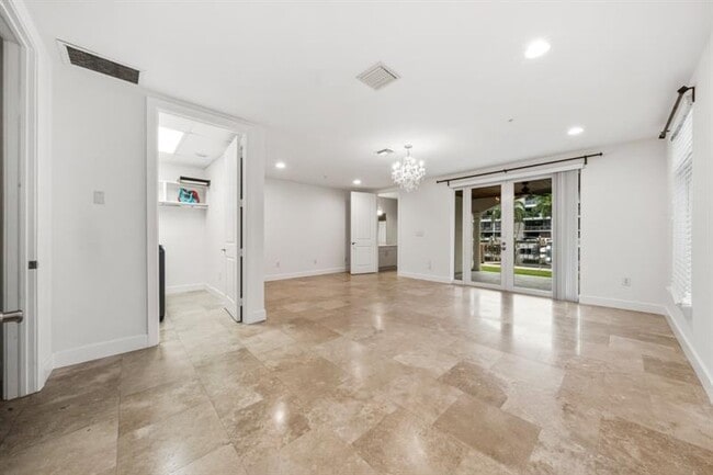 Building Photo - 61 Isle of Venice Dr