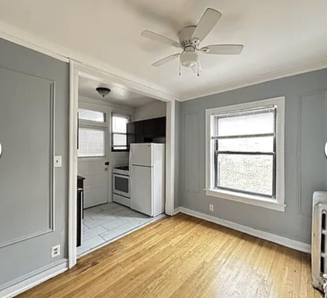 Building Photo - 1321 W Estes Ave