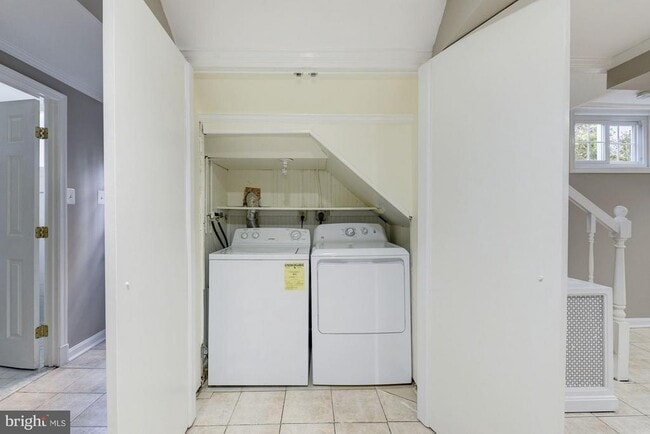 Building Photo - 4307 Fessenden St NW