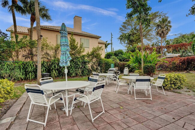 Building Photo - 1541 S Ocean Blvd