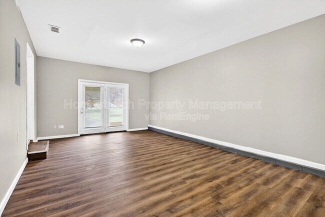 Building Photo - 10261 Imperial Dr