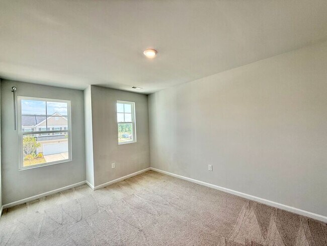 Building Photo - 5003 Tura St