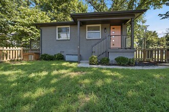 Building Photo - Cozy East Nashville Home