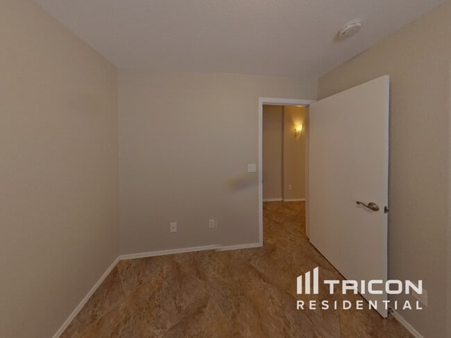 Building Photo - 40148 Calabria St