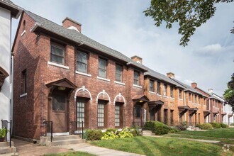 Building Photo - Lexington Village