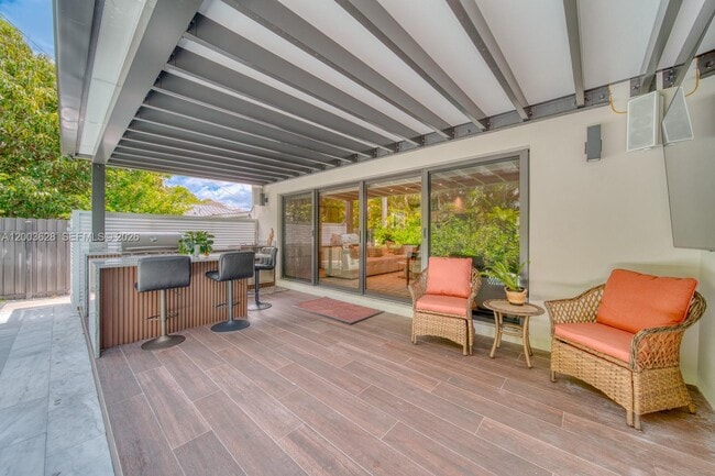 Building Photo - 1940 SW 32nd Pl