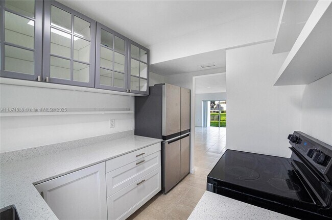 Building Photo - 7660 SW 82nd St