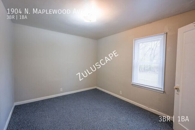 Building Photo - 1904 N Maplewood Ave