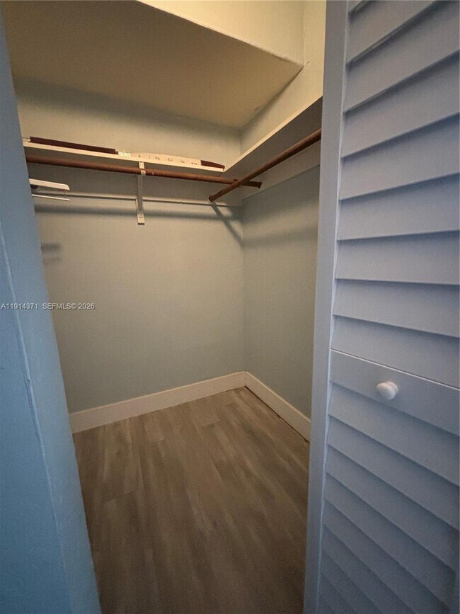 Building Photo - 260 S Cypress Rd