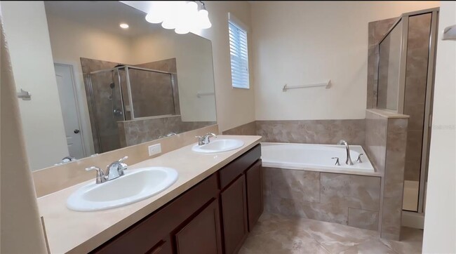 Building Photo - 914 Peregrine Hill Pl