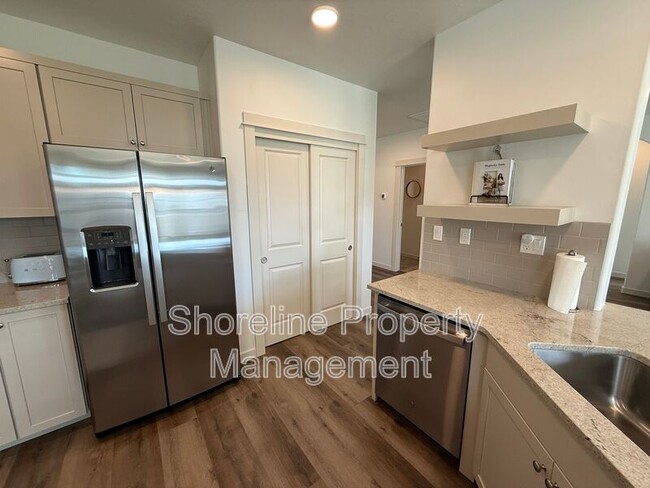 Building Photo - 10093 W Novato Dr
