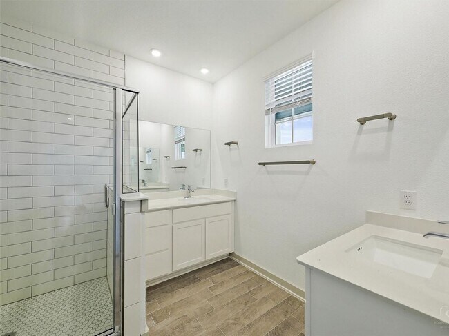 Building Photo - 543 Eiseley Dr