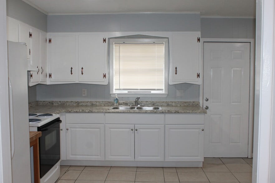 Building Photo - 849 Nantes Way