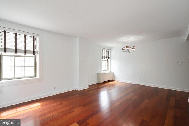 Building Photo - 219 S 18th St