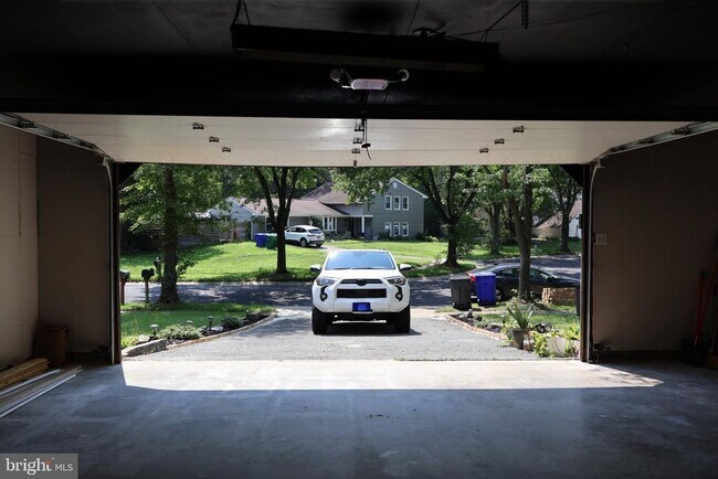 Building Photo - 5218 Caroline Cir