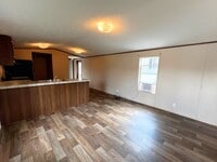 Building Photo - 1000 Maple Hls Pk