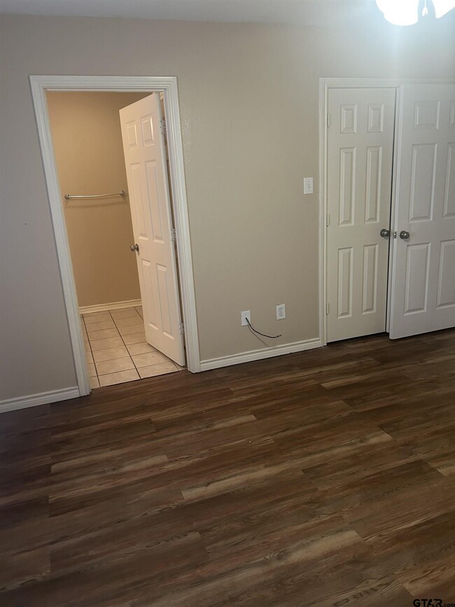 Building Photo - 8315 Garrett Dr