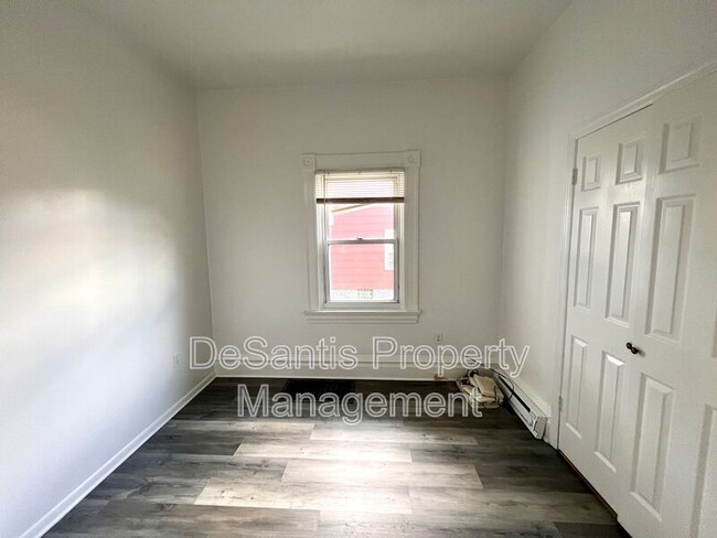 Building Photo - 505 Dawson Ave